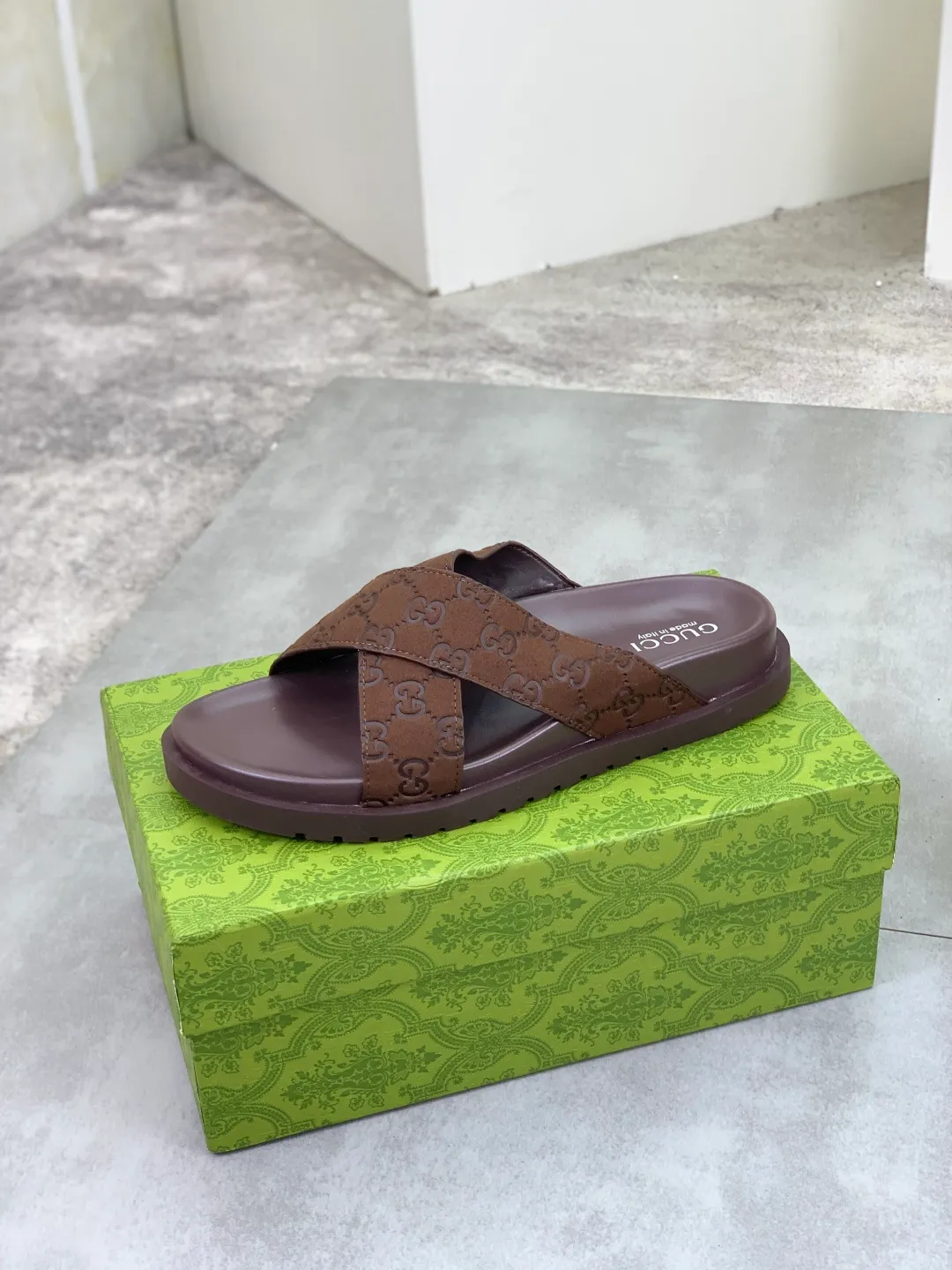 Men's Men's Shoes💰P320💰[New Style]🎁🎁🎁 High-quality GUCCI new casual slippers for the Year of the Snake, original official website, perfect workmanship, transmitting a kind of noble luxury, sublimating its definition of luxury in Gucci's high-end extraordinary craftsmanship. Original Gucci double G combination outsole, code number: 38-44 (45 customized)